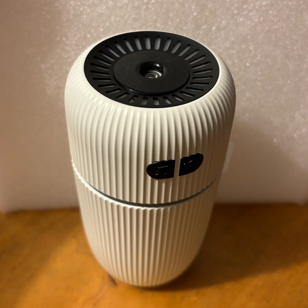 New White Portable Mini Humidifier